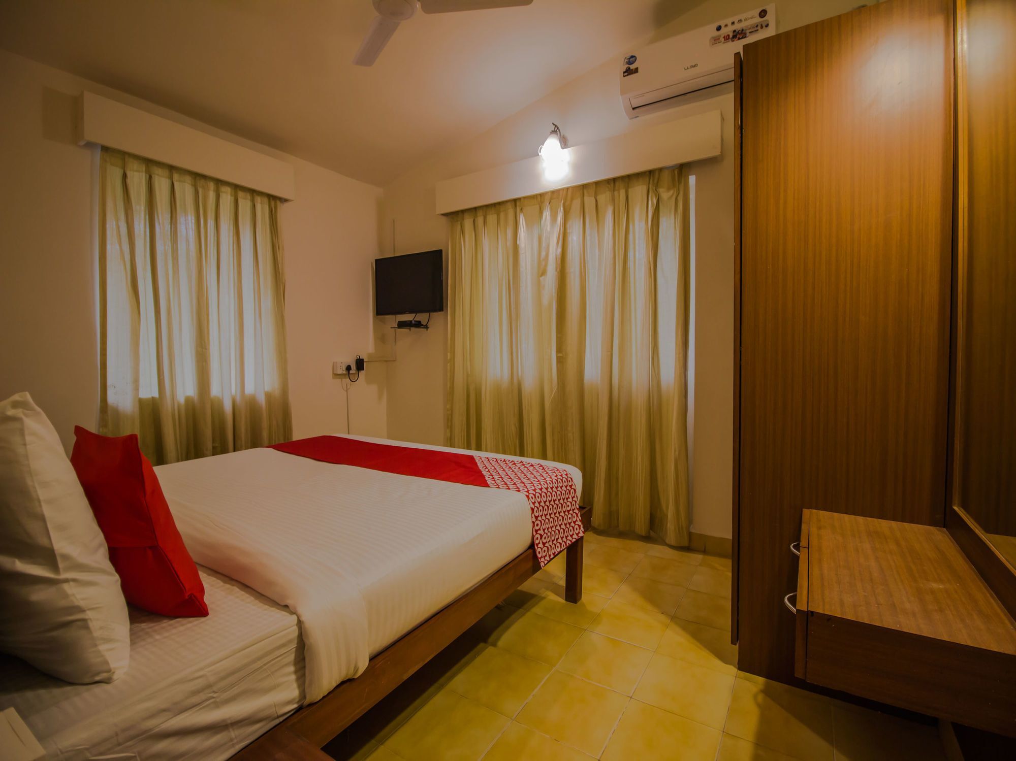 Oyo Flagship 13853 Shruti Resort 칼랑굿 외부 사진